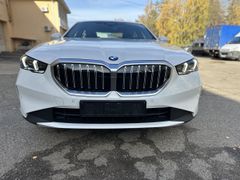 Седан BMW 5-Series 2023 года, 9999999 рублей, Краснодар