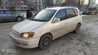 Минивэн или однообъемник Toyota Ipsum 2000 года, 498000 рублей, Новосибирск