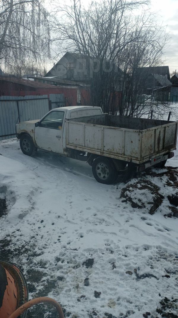 Пикап Nissan Datsun 1988 года, 180000 рублей, Новоалтайск