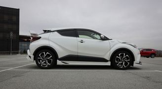 SUV или внедорожник Toyota C-HR 2017 года, 2350000 рублей, Артём