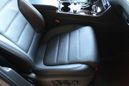 SUV   Volkswagen Touareg 2012 , 2400000 , 