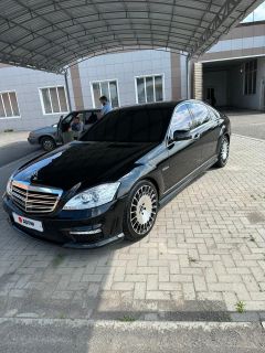 Седан Mercedes-Benz S-Class 2007 года, 1300000 рублей, Долаково
