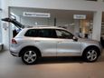 SUV   Volkswagen Touareg 2015 , 3099000 , 