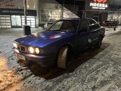 Седан BMW 5-Series 1990 года, 390000 рублей, Москва