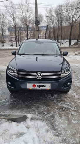SUV или внедорожник Volkswagen Tiguan 2012 года, 1740000 рублей, Челябинск