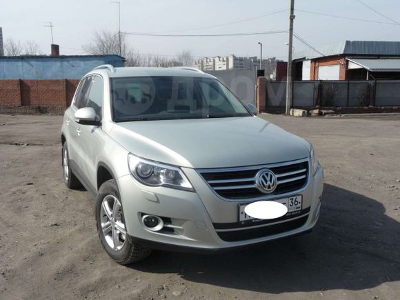 SUV   Volkswagen Tiguan 2010 , 895000 , 