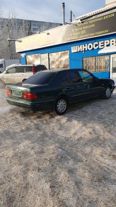 Седан Mercedes-Benz E-Class 1995 года, 190000 рублей, Красноярск