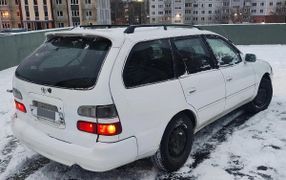 Универсал Toyota Corolla 1998 года, 249999 рублей, Новосибирск