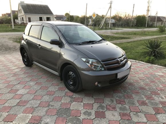  Toyota ist 2005 , 320000 , 