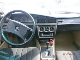  Mercedes-Benz 190 1985 , 100000 , 