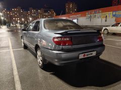 Седан Toyota Carina 1995 года, 200000 рублей, Омск