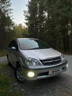 Минивэн или однообъемник Toyota Nadia 2001 года, 710000 рублей, Новосибирск