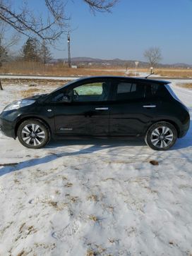 Хэтчбек Nissan Leaf 2012 года, 500000 рублей, Пограничный