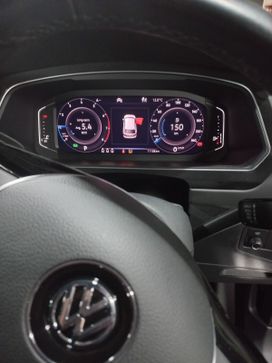 SUV   Volkswagen Tiguan 2021 , 2470000 , 