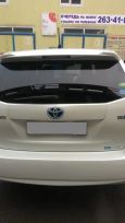    Toyota Prius Alpha 2011 , 860000 , 