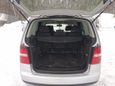    Volkswagen Touran 2005 , 207000 , 