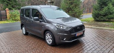 Минивэн или однообъемник Ford Tourneo Connect 2018 года, 2350000 рублей, Новосибирск