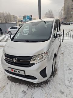 Минивэн или однообъемник Honda Stepwgn 2019 года, 2430000 рублей, Сургут