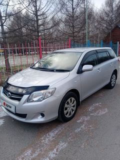 Универсал Toyota Corolla Fielder 2011 года, 1209000 рублей, Барнаул