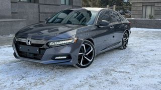 Седан Honda Accord 2019 года, 3450000 рублей, Новосибирск