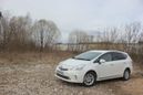    Toyota Prius Alpha 2011 , 810000 , 