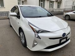 Лифтбек Toyota Prius 2018 года, 1999999 рублей, Омск