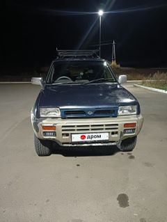 SUV или внедорожник Nissan Mistral 1995 года, 450000 рублей, Братск