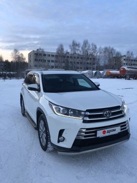 SUV или внедорожник Toyota Highlander 2017 года, 4200000 рублей, Томск