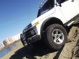 SUV    4x4 2121  1996 , 235000 , 