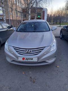 Седан Hyundai Sonata 2010 года, 1400000 рублей, Сургут