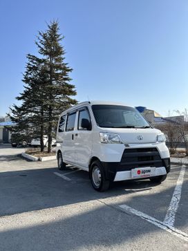 Минивэн или однообъемник Toyota Pixis Van 2018 года, 670000 рублей, Владивосток