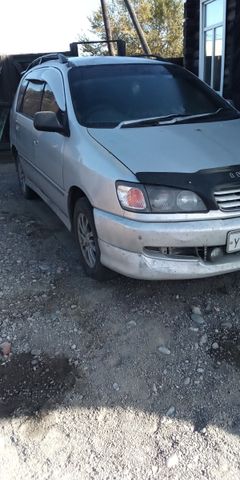 Минивэн или однообъемник Toyota Ipsum 1997 года, 350000 рублей, Кызыл