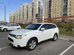 SUV или внедорожник Mitsubishi Outlander 2012 года, 1950000 рублей, Омск