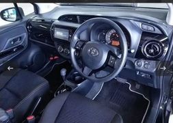 Хэтчбек Toyota Vitz 2017 года, 1550000 рублей, Мегион
