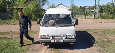 Минивэн или однообъемник Nissan Vanette 1982 года, 100000 рублей, Благовещенка