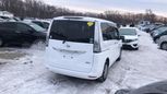    Nissan Serena 2013 , 700000 , 