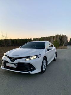 Седан Toyota Camry 2020 года, 3450000 рублей, Екатеринбург