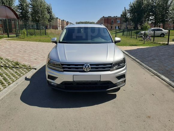 SUV   Volkswagen Tiguan 2018 , 2000000 , 