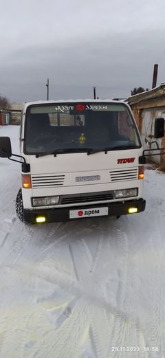 Бортовой грузовик Mazda Titan 1994 года, 1200000 рублей, Саянск