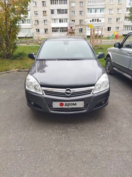  Opel Astra Family 2012 , 810000 , 
