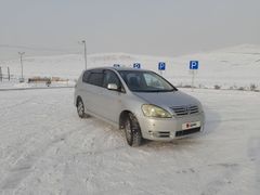 Минивэн или однообъемник Toyota Ipsum 2003 года, 710000 рублей, Кызыл