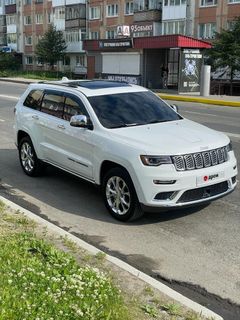 SUV или внедорожник Jeep Grand Cherokee 2019 года, 4750000 рублей, Магадан