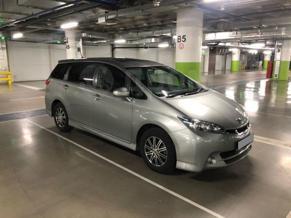    Toyota Wish 2011 , 750000 , 