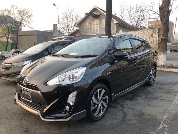  Toyota Aqua 2016 , 700000 , 