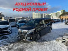 Минивэн или однообъемник Toyota Esquire 2015 года, 2239000 рублей, Екатеринбург