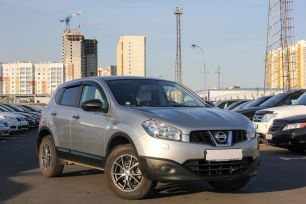 SUV   Nissan Qashqai 2013 , 819000 , 