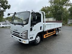Бортовой грузовик Isuzu Elf 2023 года, 3950000 рублей, Владивосток
