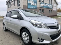 Хэтчбек Toyota Vitz 2013 года, 920000 рублей, Омск