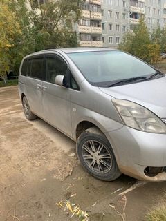 Минивэн или однообъемник Toyota Isis 2007 года, 720000 рублей, Якутск