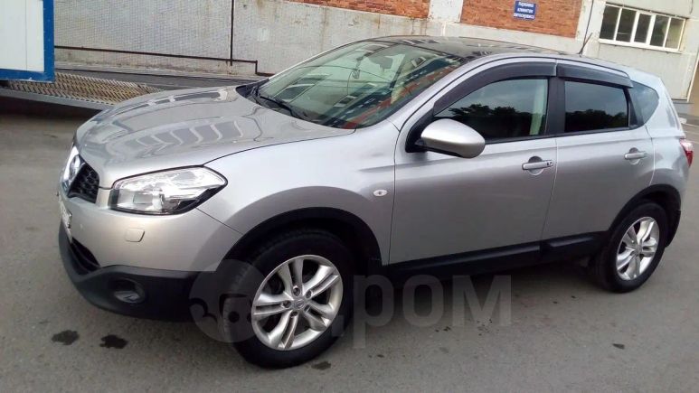 SUV   Nissan Qashqai 2011 , 715000 , 